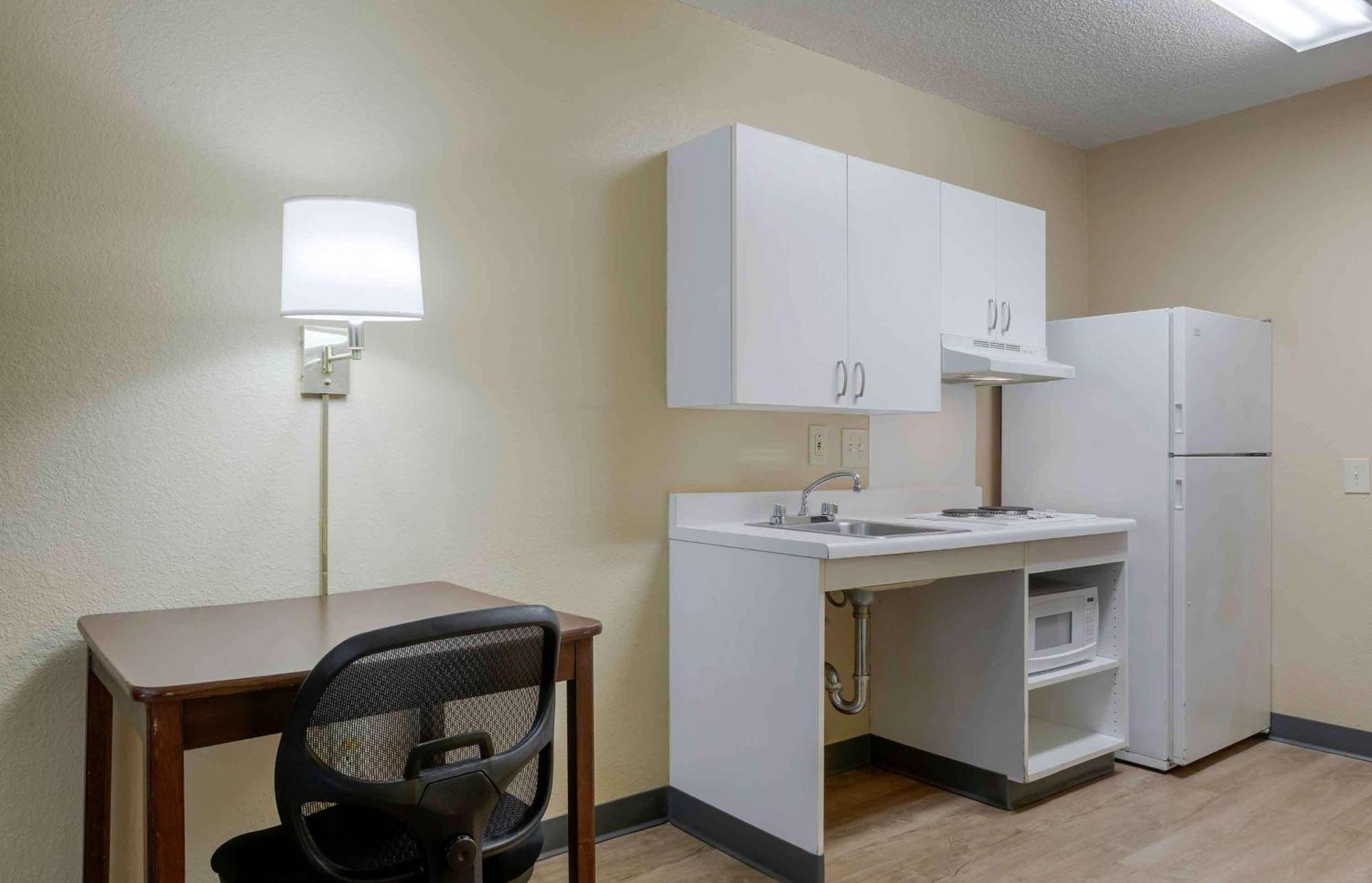 Extended Stay America Suites - Boston - Waltham - 52 4Th Ave Exterior photo